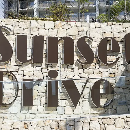 Sunset Drive By Mar Holidays Apartment *